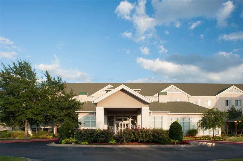 Hilton Garden Inn Tulsa Airport Exterior foto