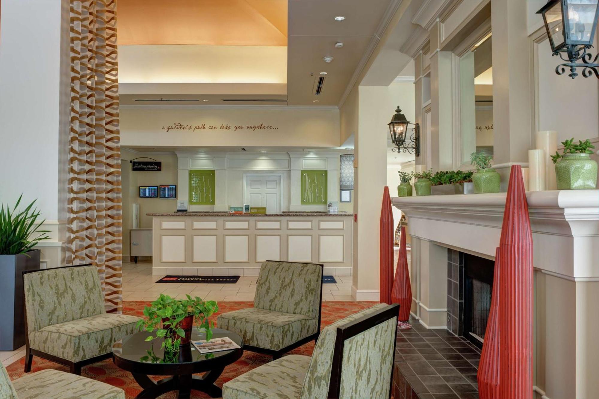 Hilton Garden Inn Tulsa Airport Exterior foto
