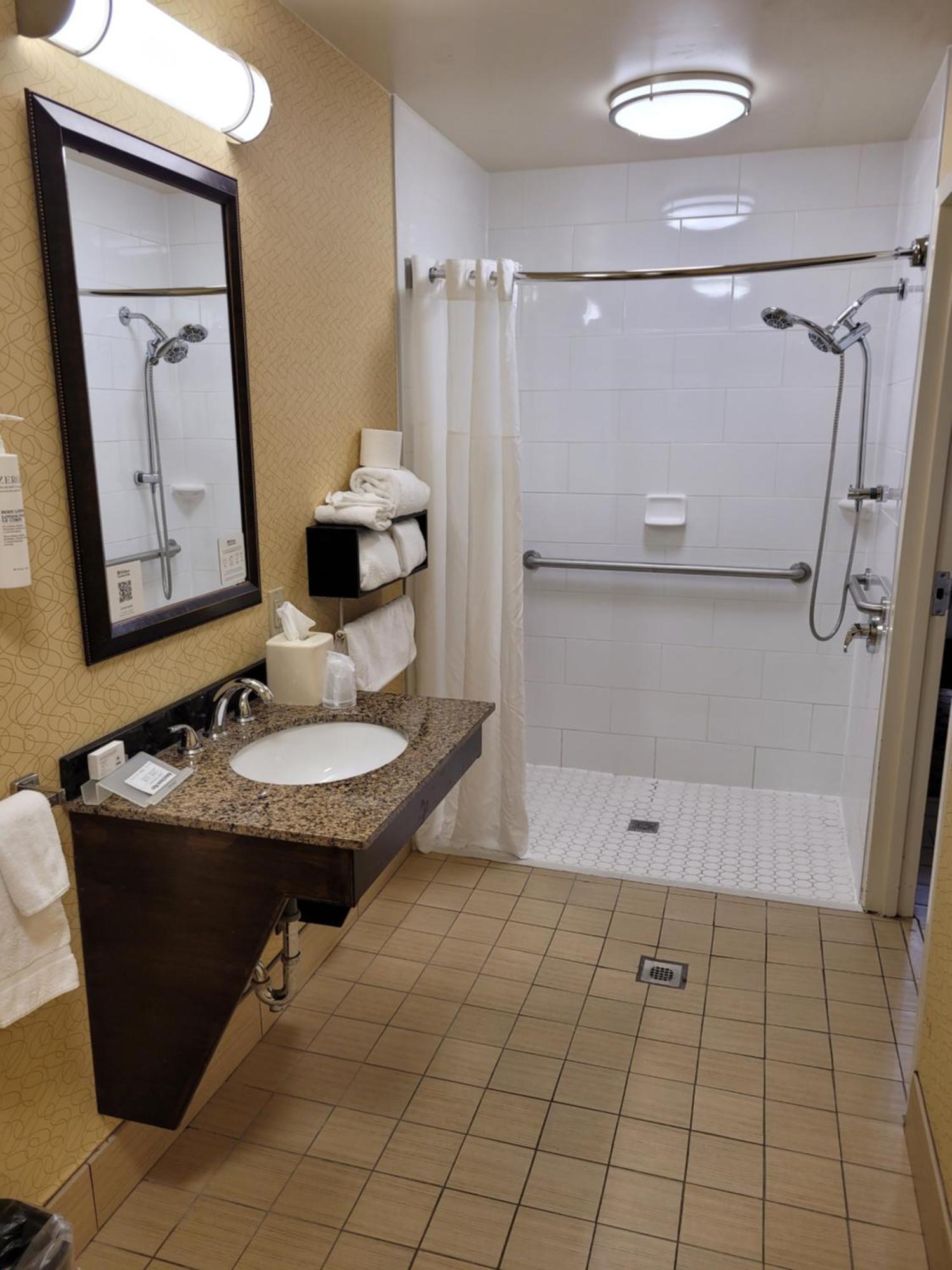 Hilton Garden Inn Tulsa Airport Exterior foto